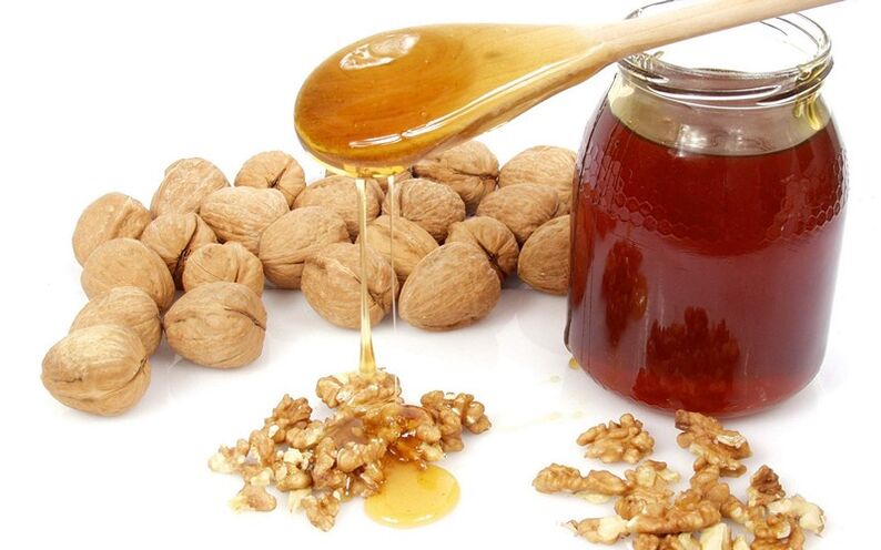 Vlašské orechy s medom - jednoduché a chutné jedlo, ktoré pomáha vyrovnať sa s impotenciou